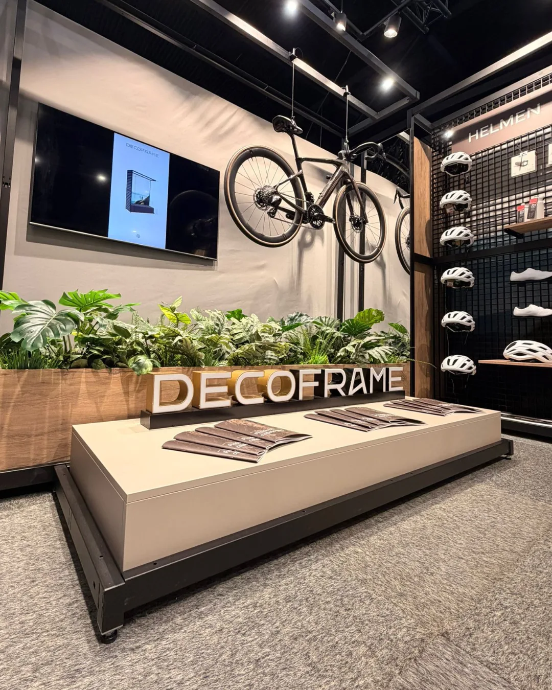 B2B Festival x DECOFRAME